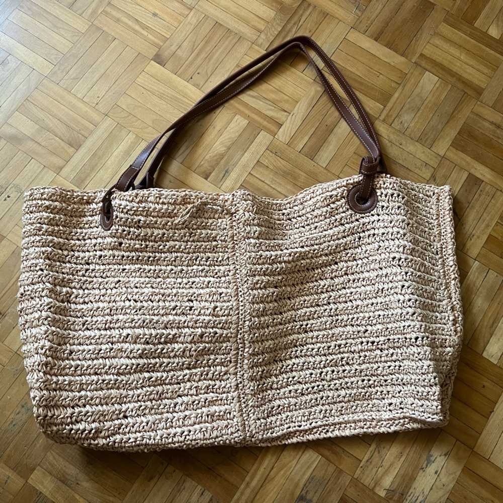 Zara Woven / Beach Bag (until 04/10)